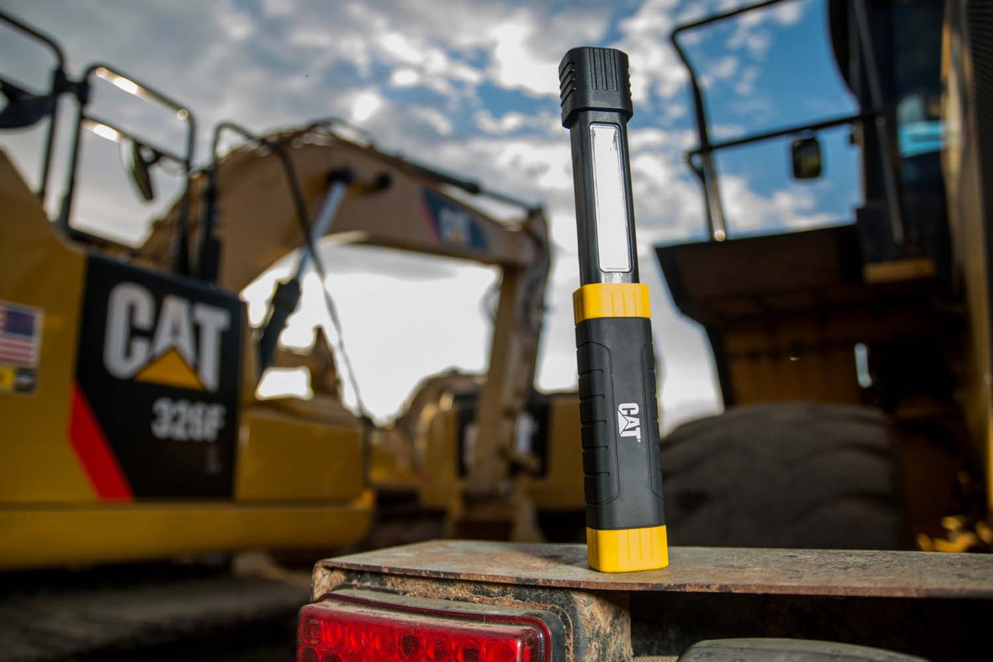 LINTERNA CATERPILLAR CT3115