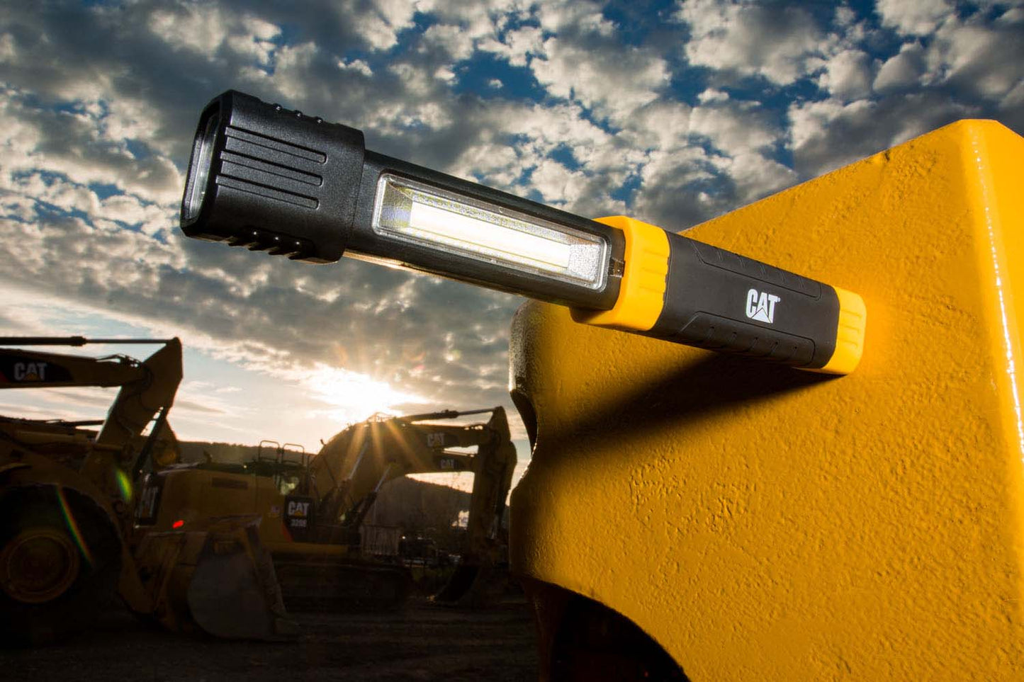 LINTERNA CATERPILLAR CT3115