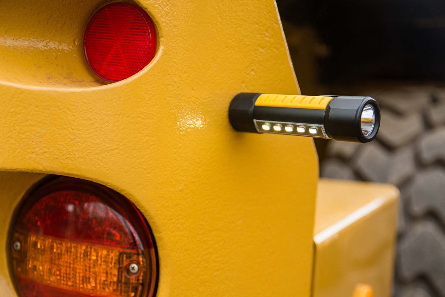 LINTERNA CATERPILLAR CT3410