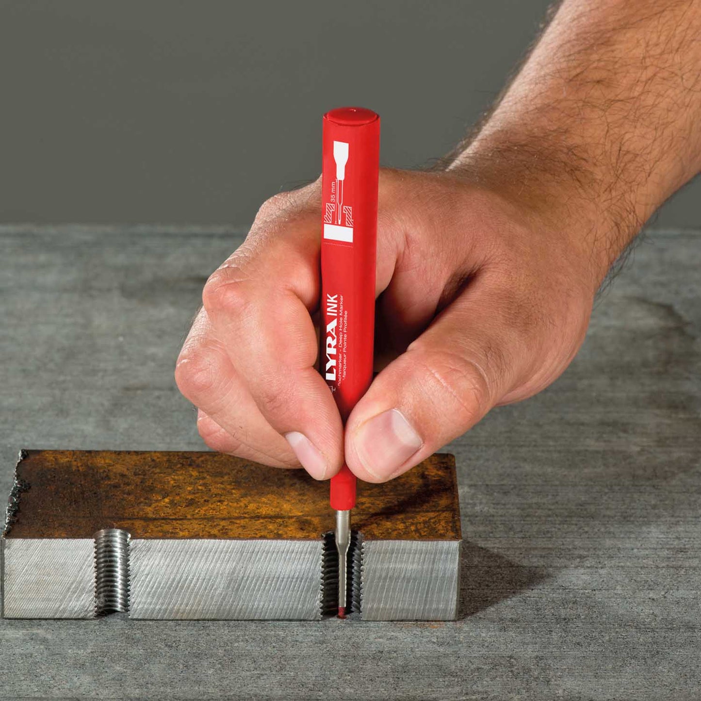 Rotulador Lyra para superfícies profundas ROJO