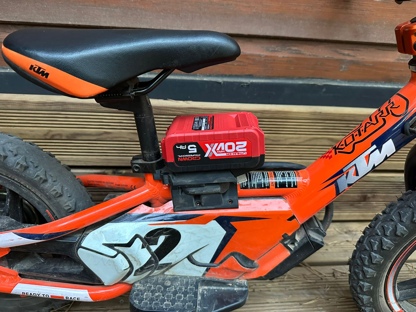 Adaptador para baterías CROWN compatible con bici STACYC con cable